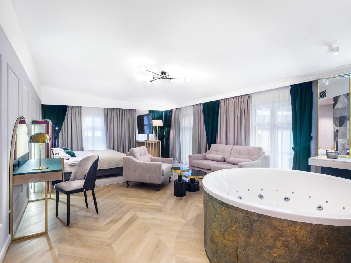 Golden Queen Deluxe Jacuzzi Apartments - Old Town Kraków Exteriör bild