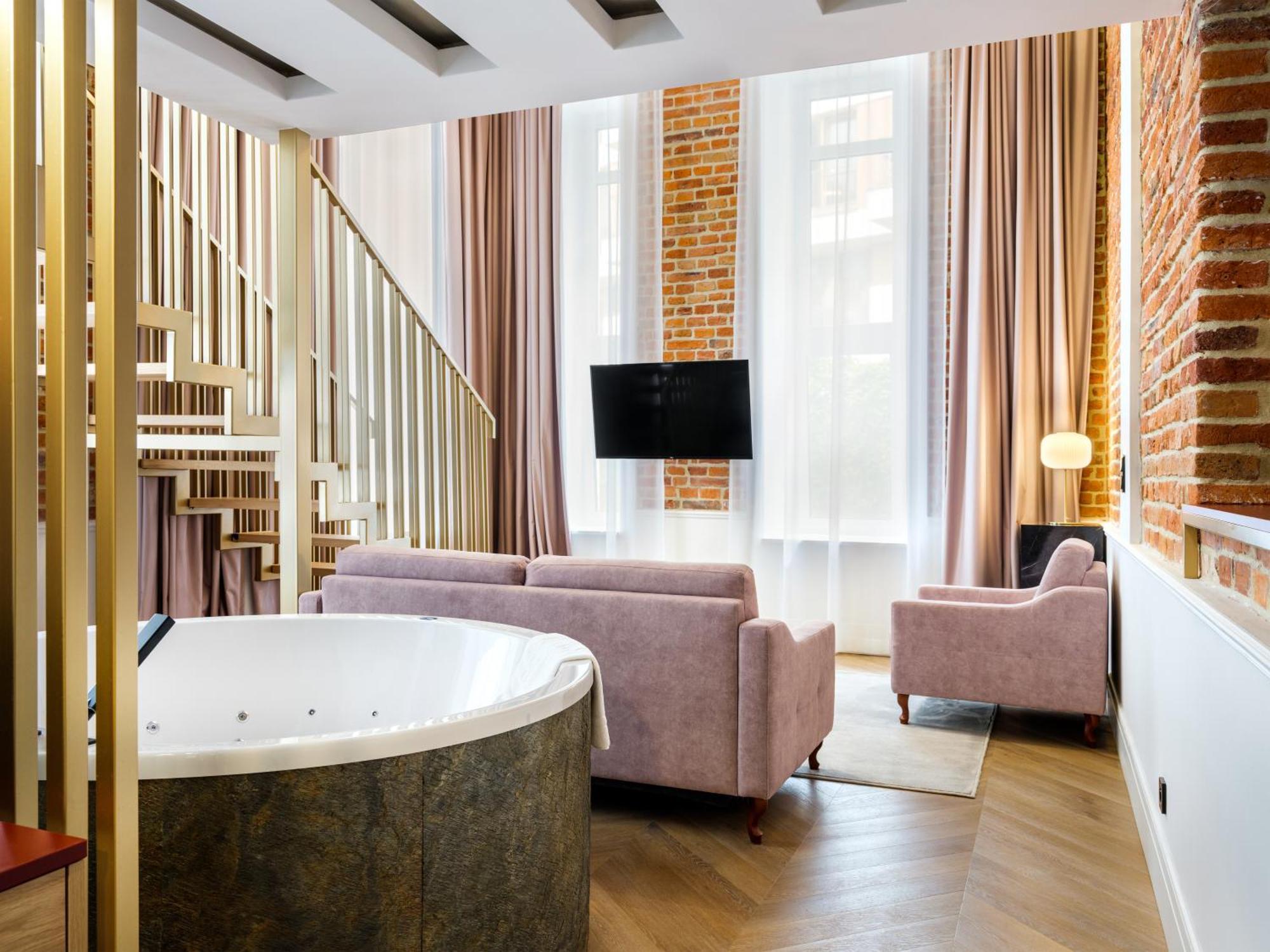 Golden Queen Deluxe Jacuzzi Apartments - Old Town Kraków Exteriör bild